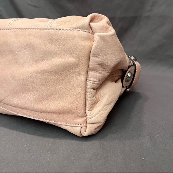 B.Makowsky Pale Pink Pebble Leather Medium Shoulder Bag Purse Silver Pockets EUC - Picture 3 of 16